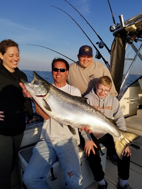30lb chinook caught charter fishing on Lake Michigan Lake Michigan charter fishing license Wisconsin